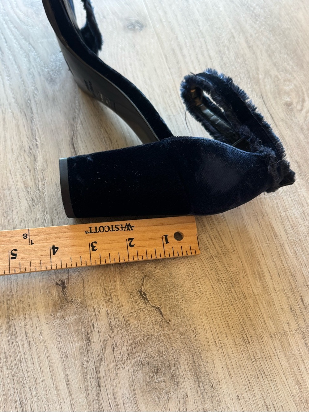 Stuart Weizmann Navy Frayed Velvet Block Heel Sandal Size 8 EUC - Picture 6 of 9